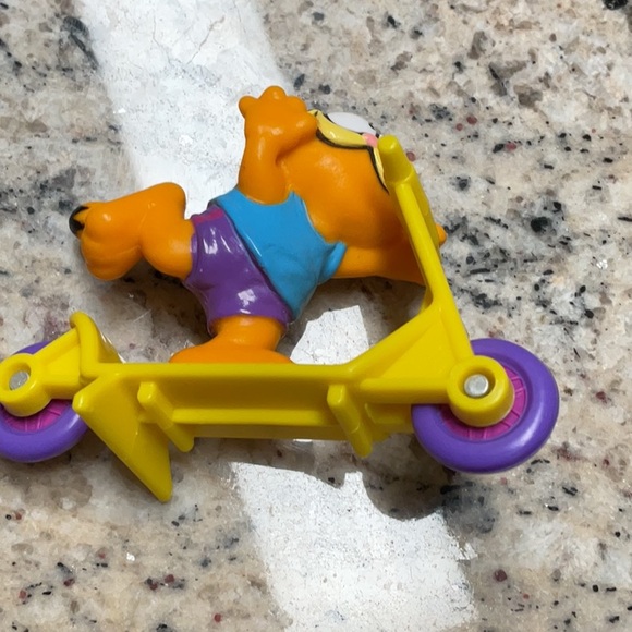 Vintage Garfield scooter happy meal figure - Picture 2 of 4